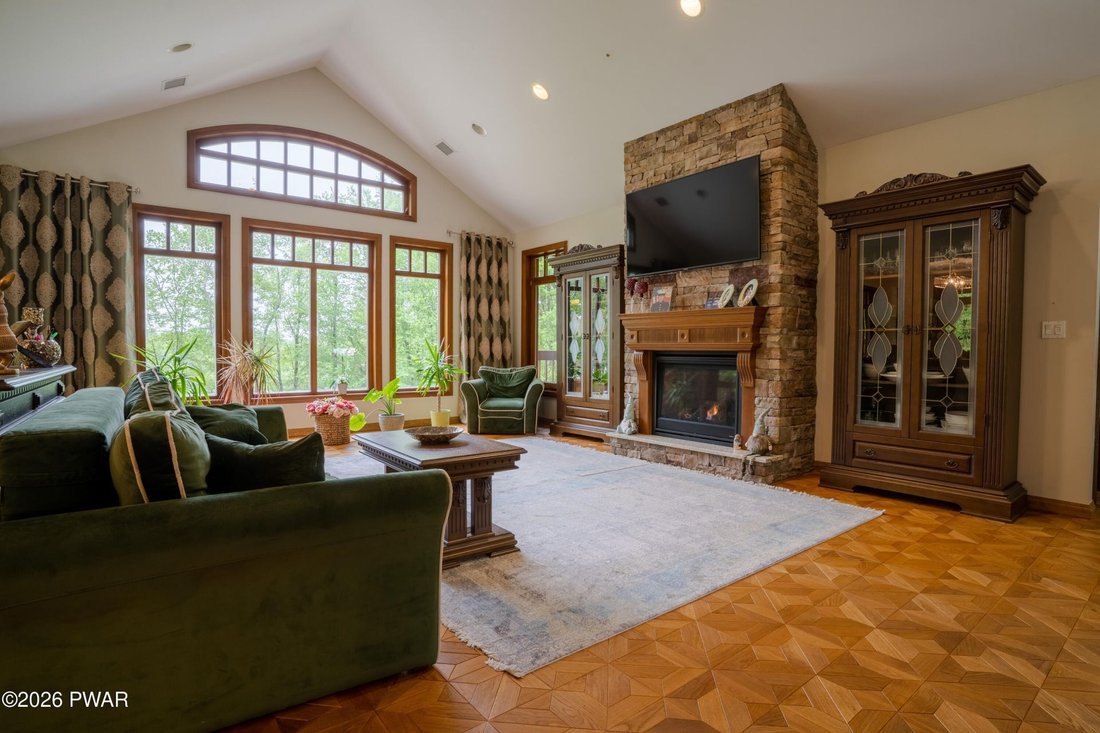 House in Gouldsboro, Pennsylvania, United States 5 - 18124413