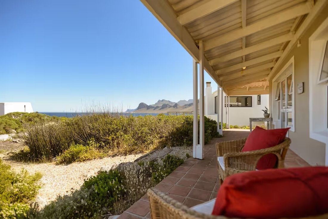 House in Overstrand Local Municipality, Western Cape, South Africa 3 - 18123451