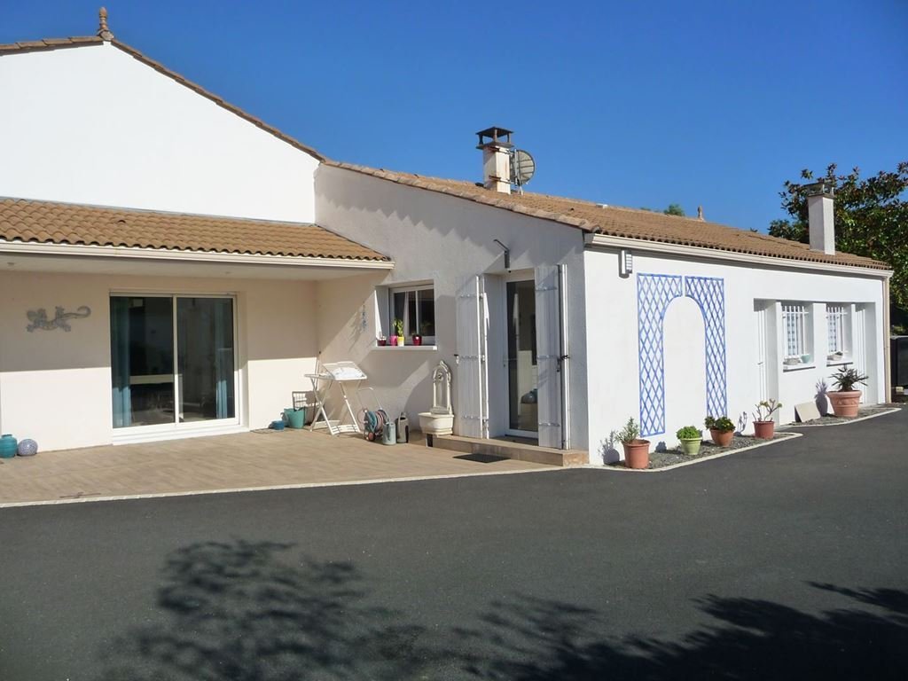 House in Breuillet, Nouvelle-Aquitaine, France 2 - 18113274