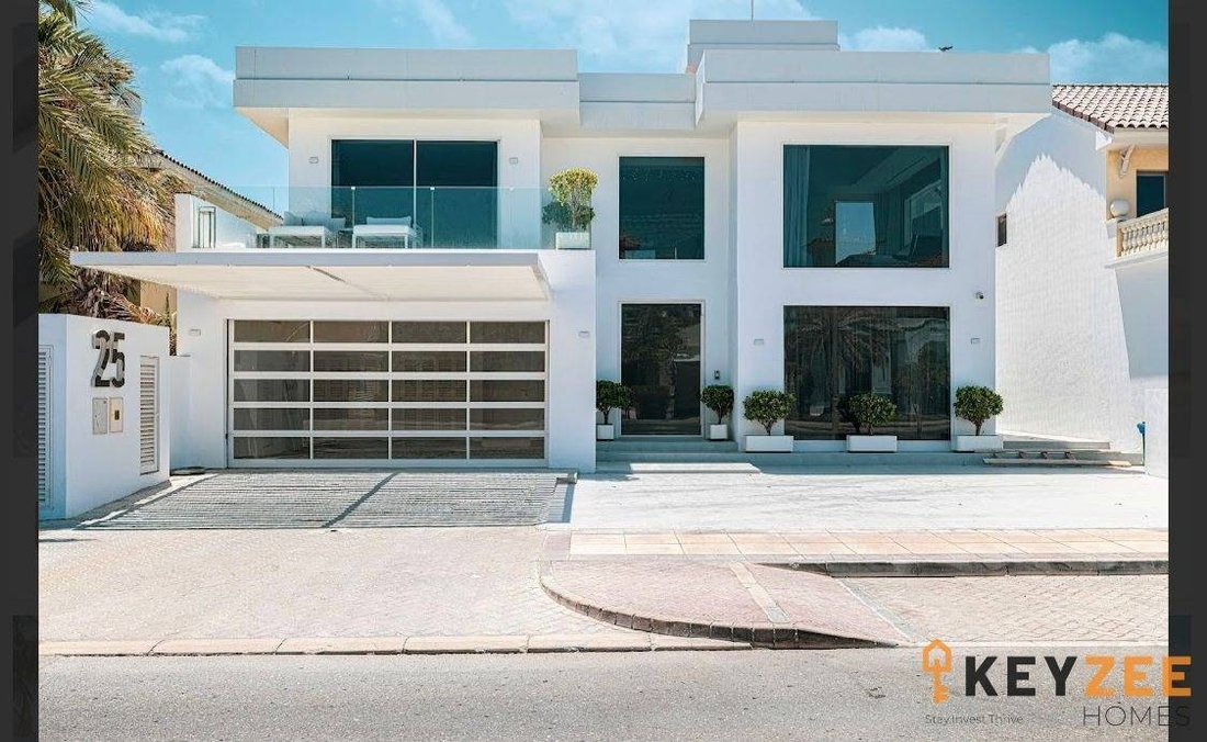 Villa in Palm Jumeirah, Dubai, United Arab Emirates 1 - 18119062
