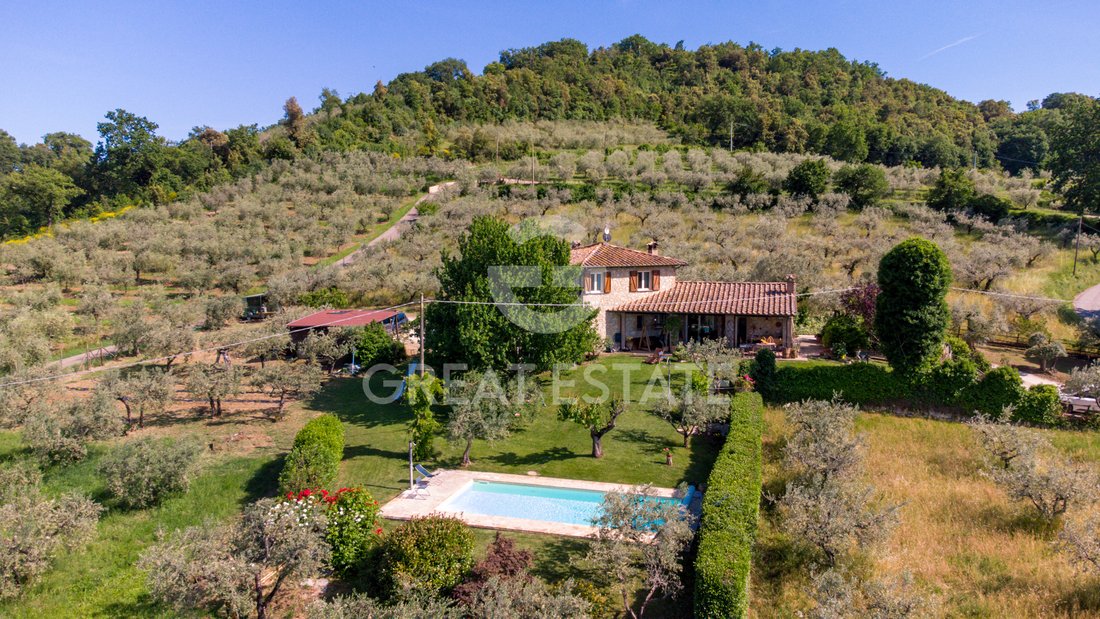 Estate in Collazzone, Umbria, Italy 1 - 18123493