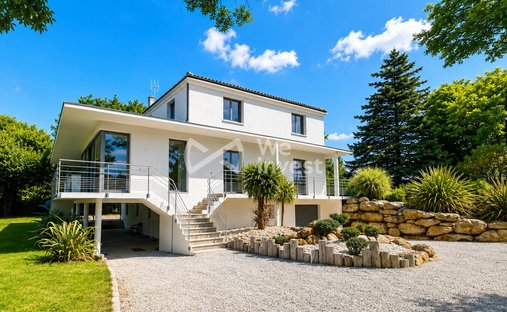 House in Sud Est, Saujon, France 1