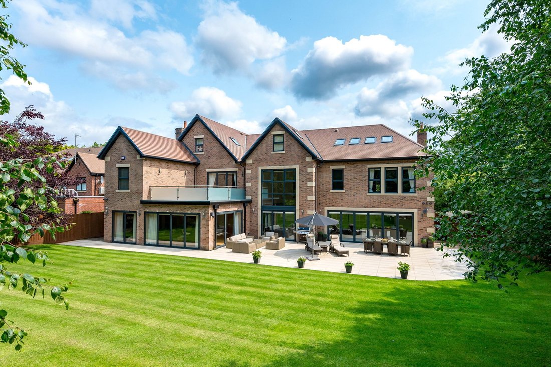 House in Freshfield, Formby, England 4 - 18124763