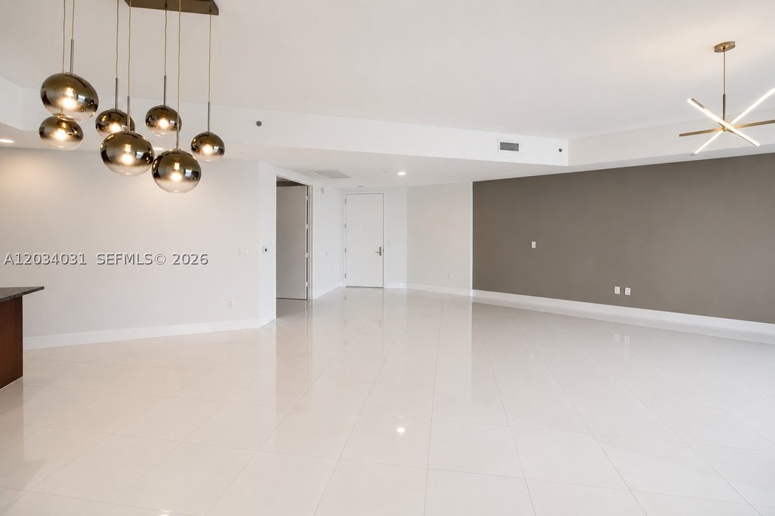 Condo in Sunny Isles Beach, Florida, United States 3 - 18122995