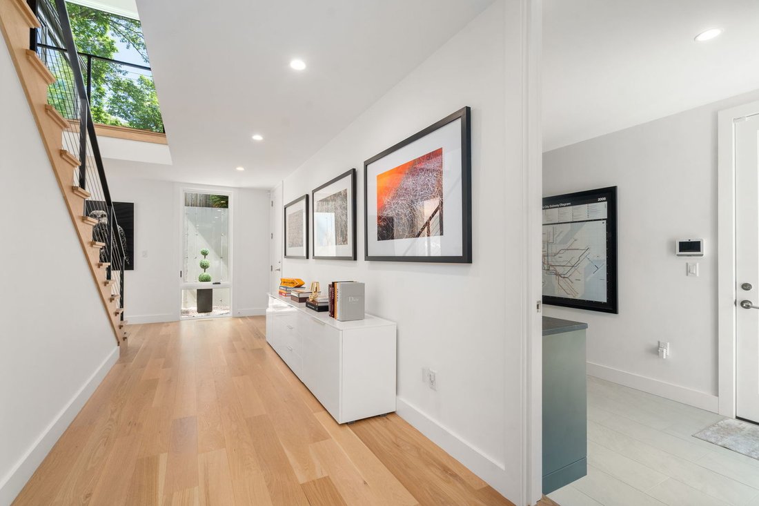 House in Newton, Massachusetts, United States 5 - 18123197