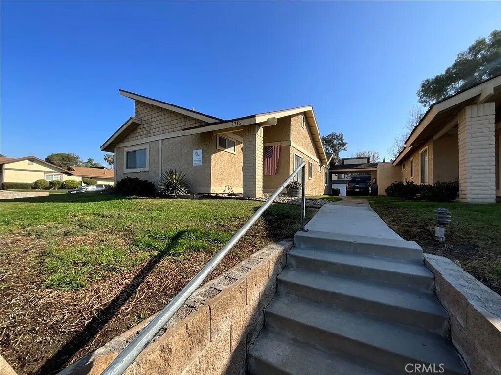 Orange, California, United States 3 - 18123048