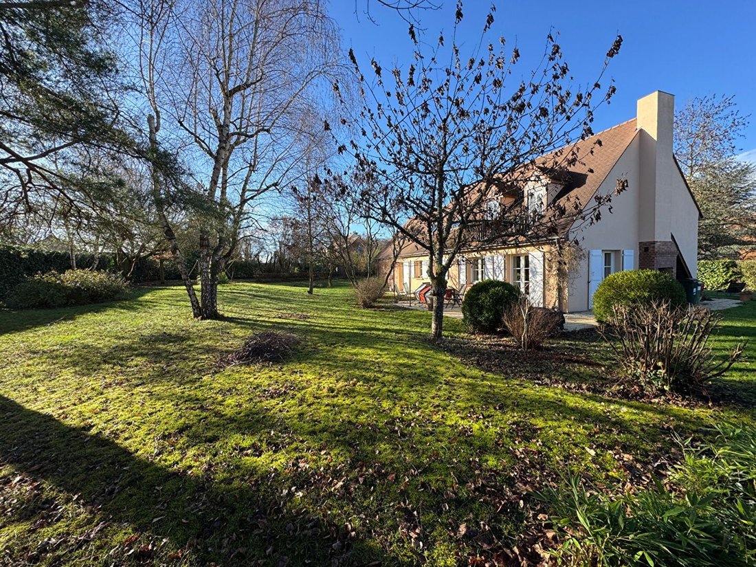 Maison à Montfort-l'Amaury, Île-de-France, France 1 - 18122383