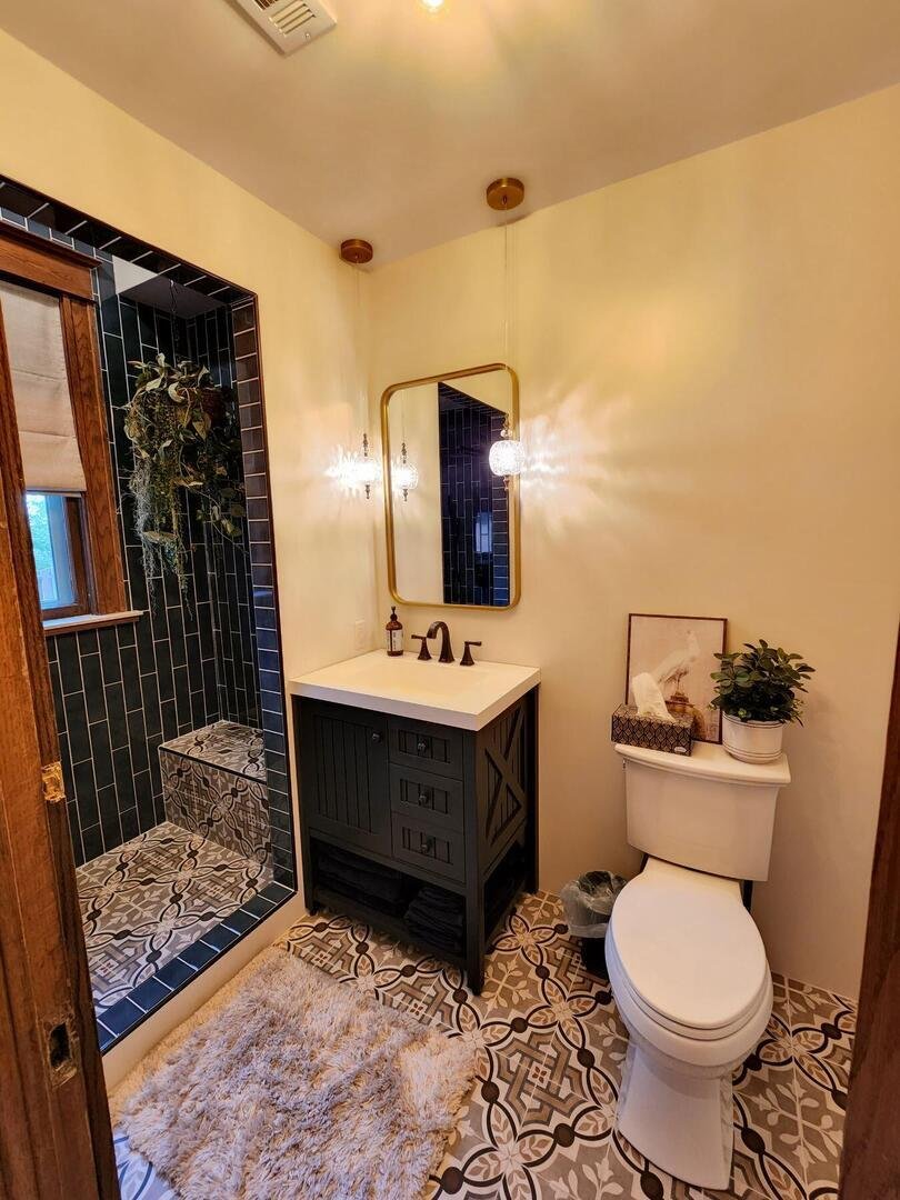 House in Monmouth, Illinois, United States 5 - 18123175