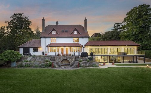 Casa a Woodcote Green, London Borough of Croydon, Inghilterra 1