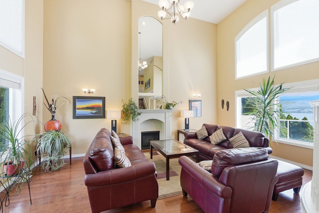 House in West Kelowna, British Columbia, Canada 4 - 18123660