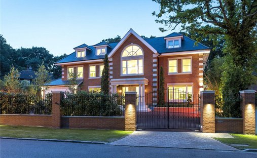 Casa a Coombe, Borough Reale di Kingston upon Thames, Inghilterra 1