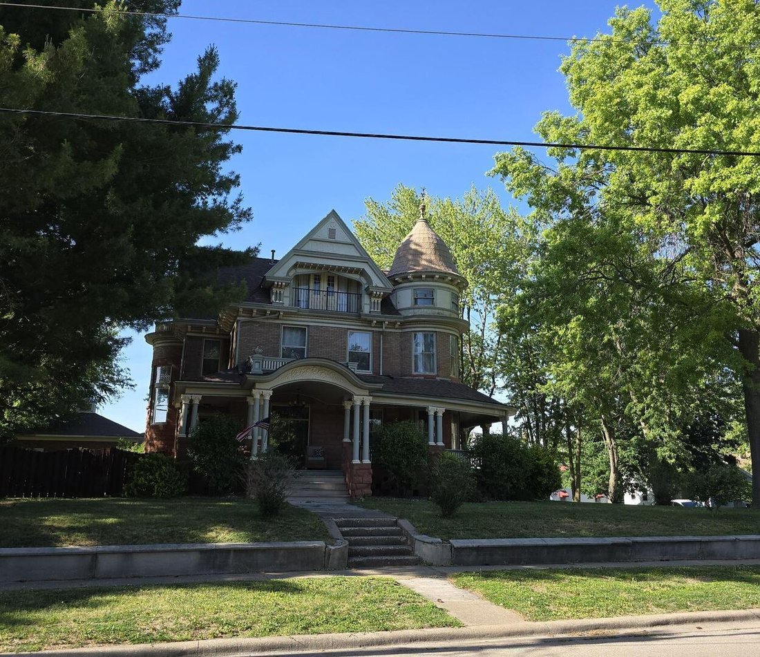 House in Monmouth, Illinois, United States 1 - 18123175