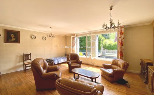 House in Bourg-La Feuillaume Nord, La Celle-Saint-Cloud, France 1