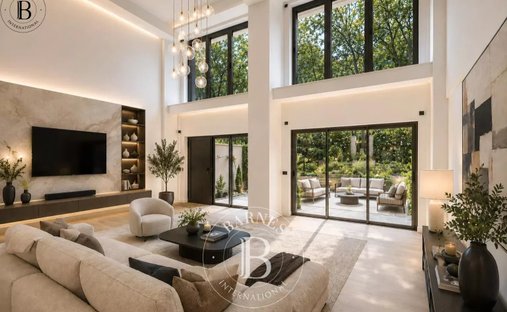 Apartment in Villiers-Danton, Levallois-Perret, France 1