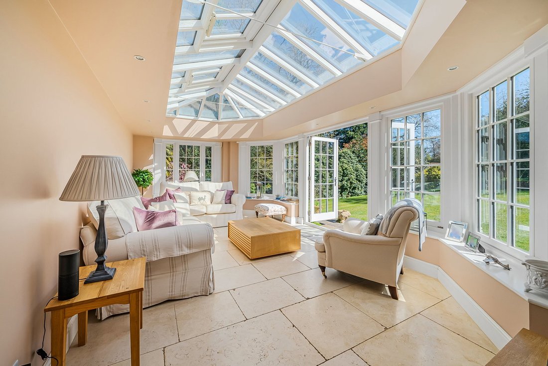House in Bletchingley, England 5 - 18124839