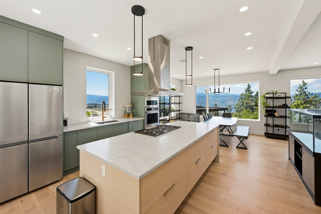 House in Naramata, British Columbia, Canada 2 - 18123667