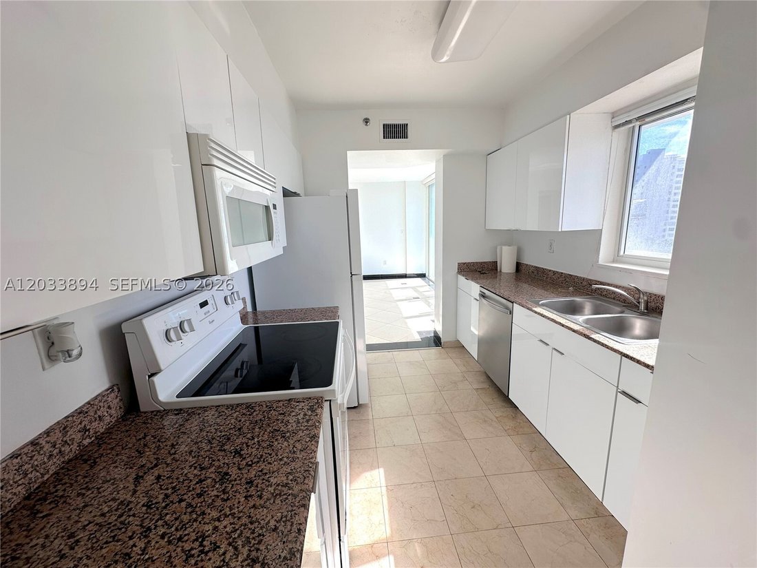 Condo in Miami Beach, Florida, United States 4 - 18123472