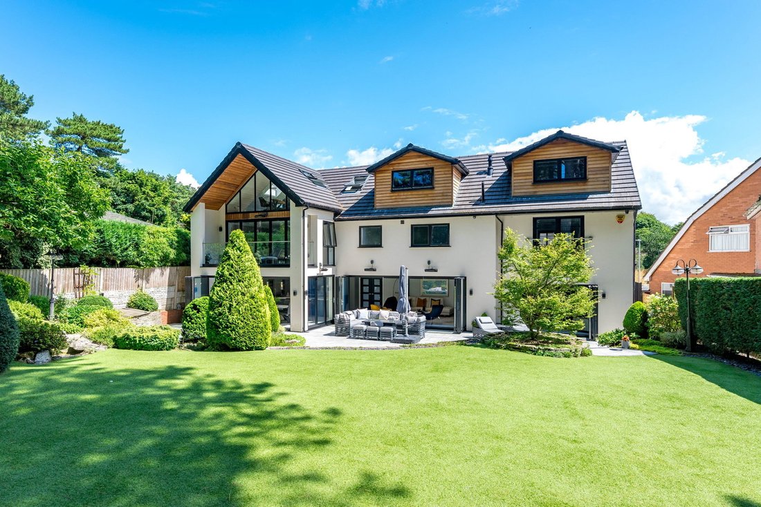 House in Freshfield, Formby, England 4 - 18124775