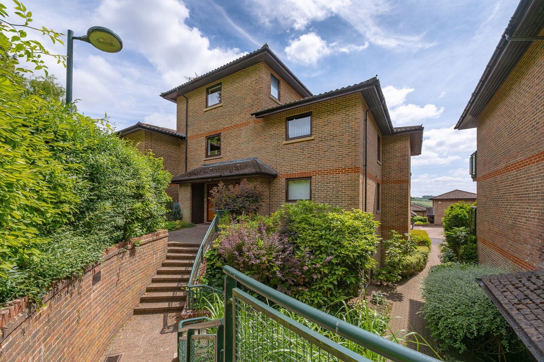 Apartment in Caterham, South Godstone, England 2 - 18124719