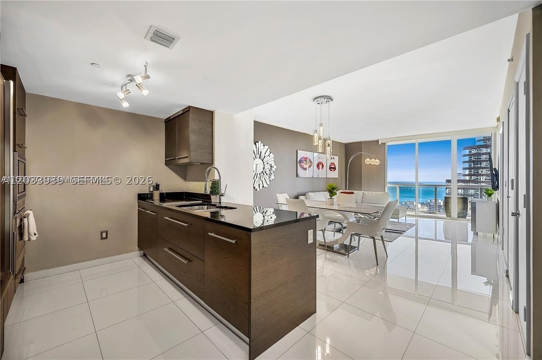 Condo in Miami, Florida, United States 4 - 18122998