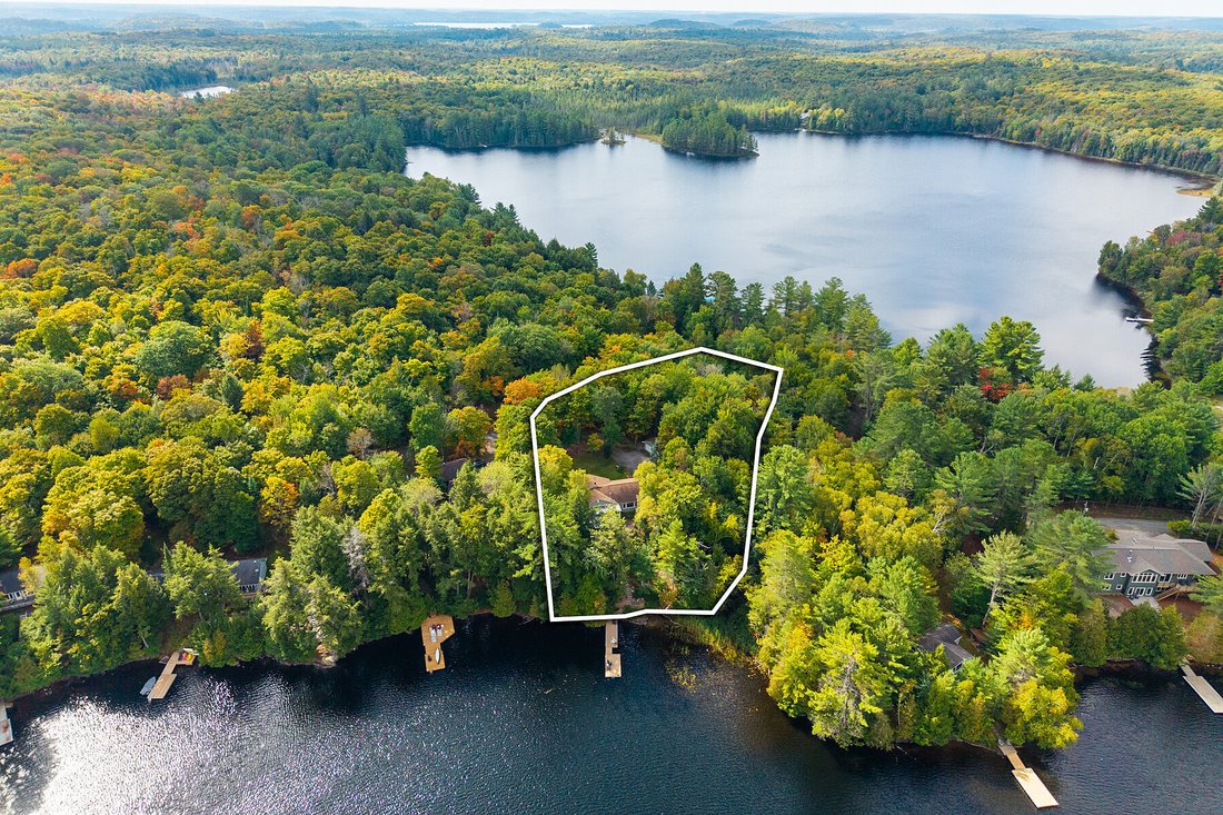 House in Huntsville, Ontario, Canada 2 - 18120465