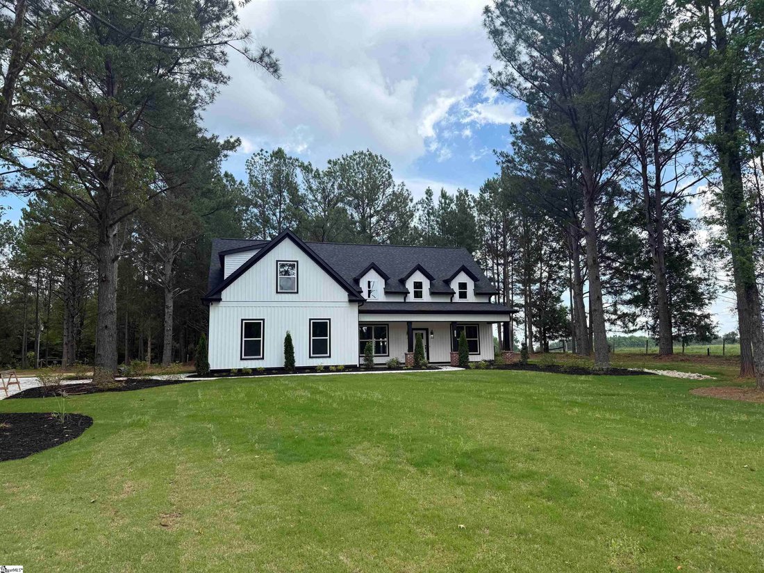 House in Gray Court, South Carolina, United States 2 - 18121376