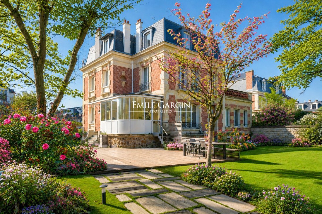 Villa in Charlemagne, Maisons-Laffitte, France 1 - 15955690