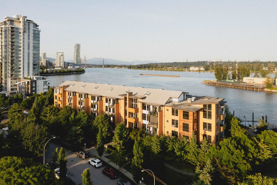 Condo in New Westminster, British Columbia, Canada 1 - 18123663