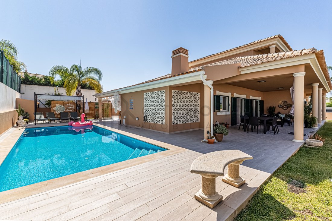 House in Olhos de Agua, Algarve, Portugal 1 - 18123786