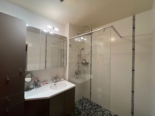 Apartment in Violet Commerce, Paris 15e Arrondissement, Paris 5 - 18124705
