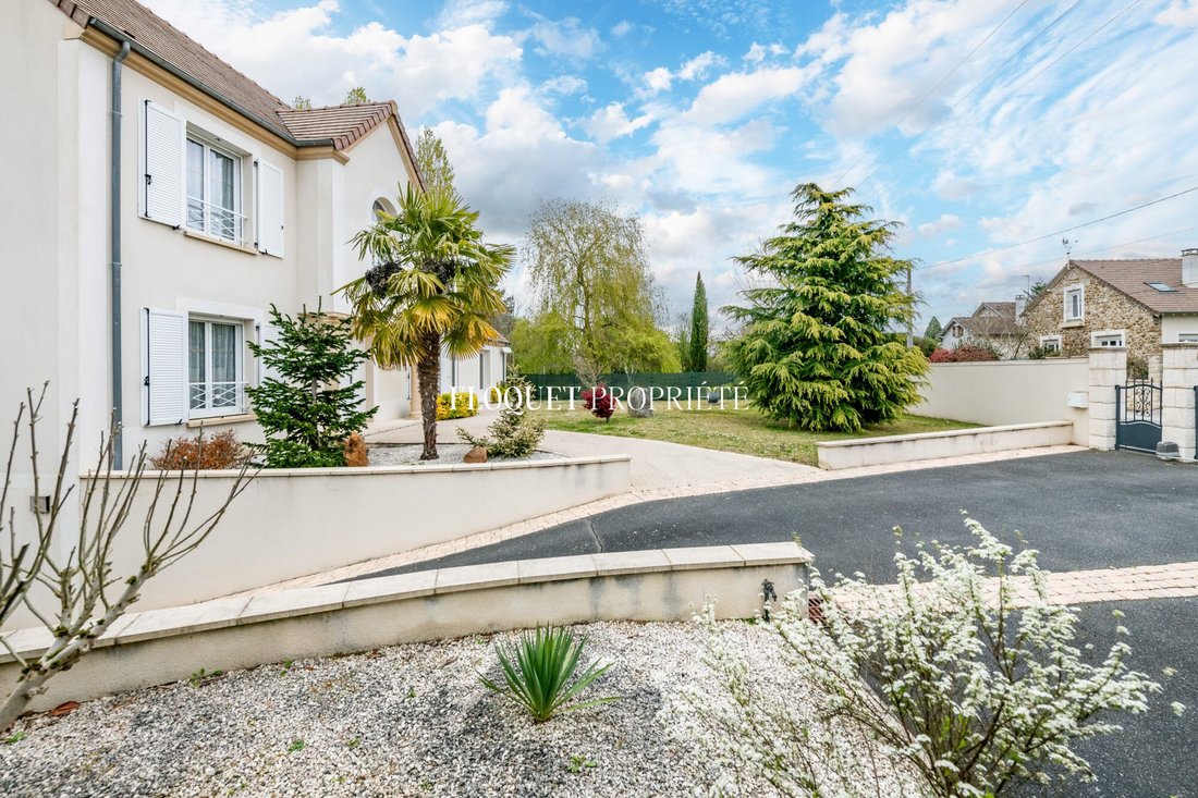 House in Saint-Martin-en-Biere, Ile-de-France, France 3 - 18124621
