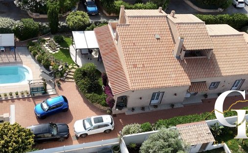 Villa in Six-Fours-les-Plages, Provence-Alpes-Côte d'Azur, France 1