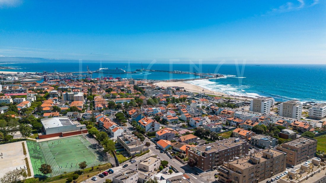 Apartment in Matosinhos e Leca da Palmeira, Porto District, Portugal 1 - 18123739