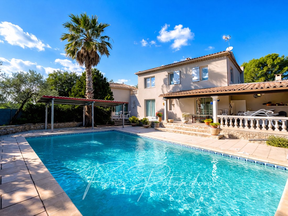 Villa in Lauris, Provence-Alpes-Côte d'Azur, France 1 - 18124030