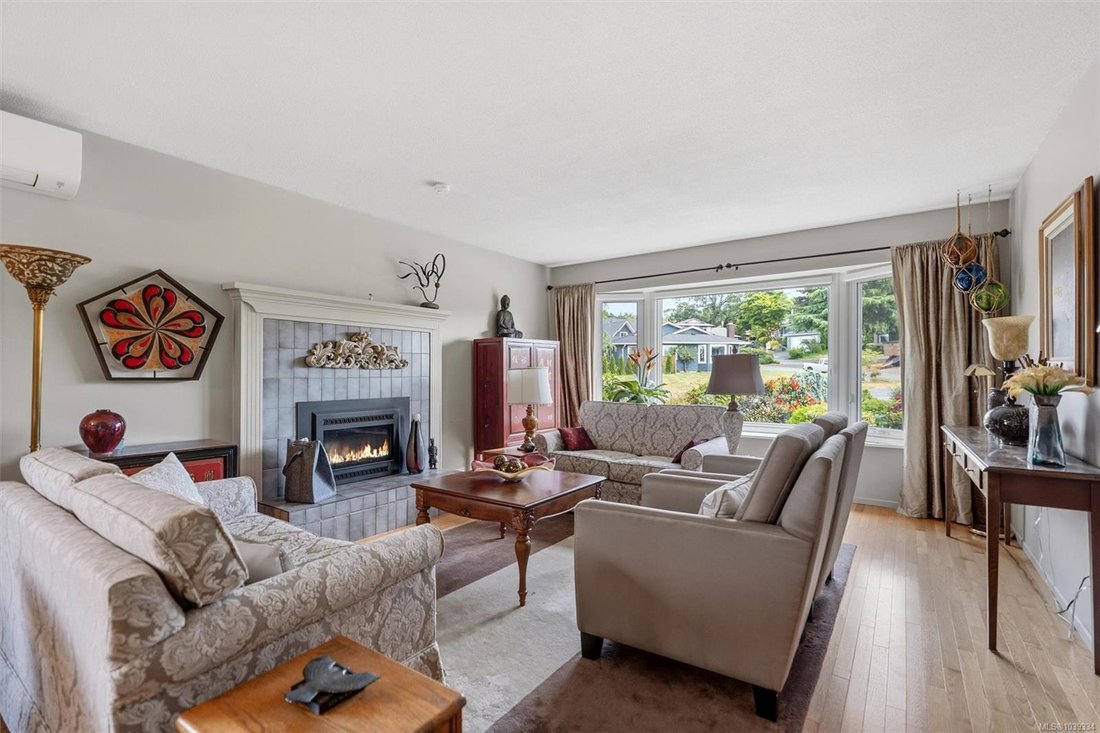House in Saanich, British Columbia, Canada 4 - 18123638