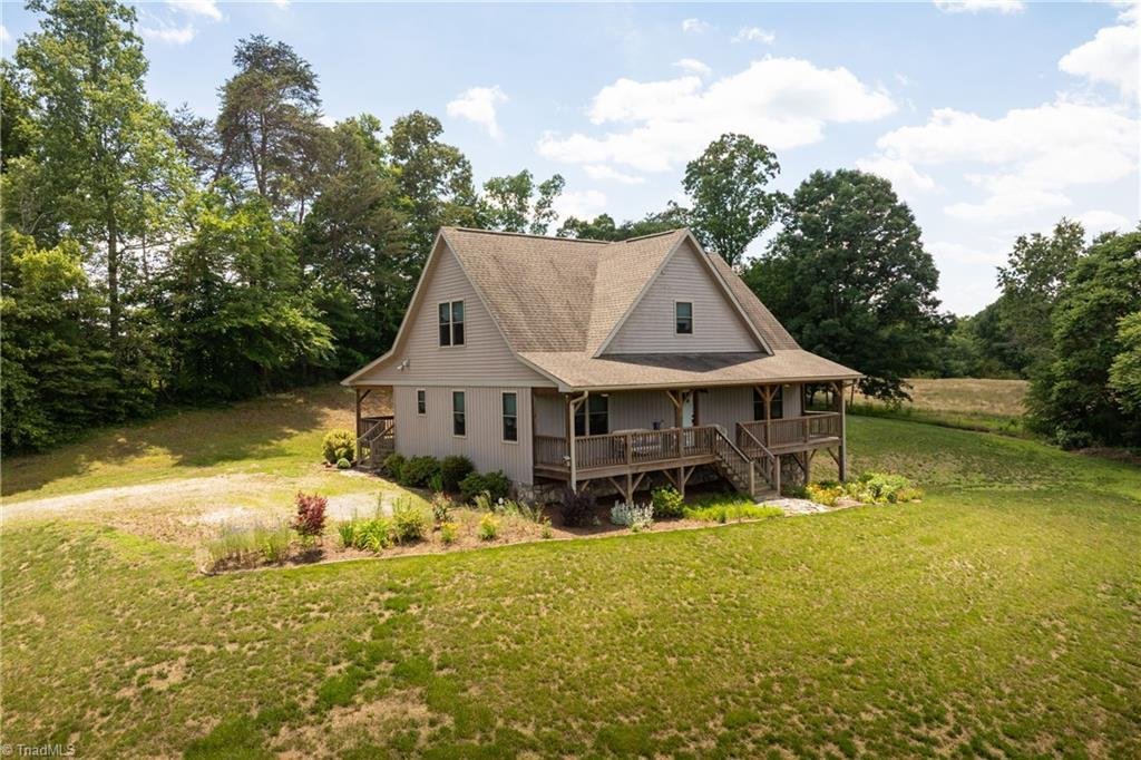 House in Ararat, North Carolina, United States 2 - 18125191