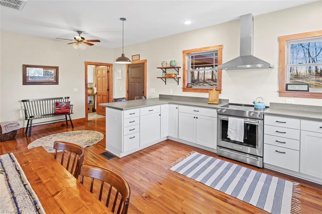 House in Ararat, North Carolina, United States 5 - 18125191