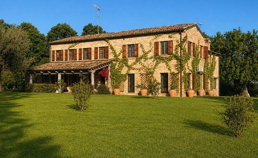 Villa a Terre Roveresche, Marche, Italia 1