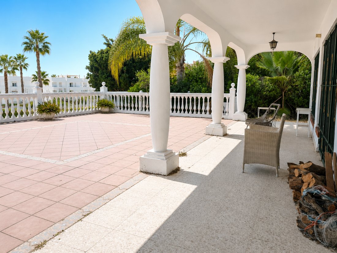 Villa in Estepona, Andalusia, Spain 4 - 18125198