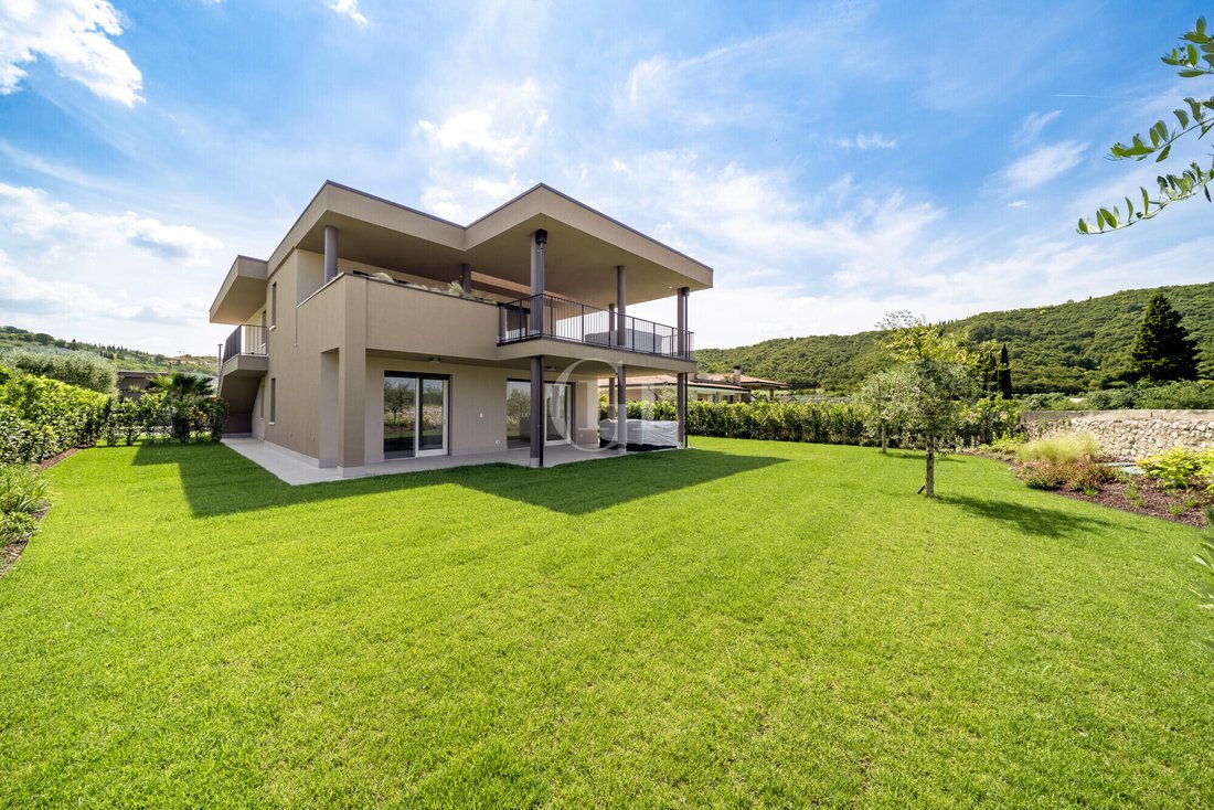 House in Garda, Veneto, Italy 2 - 16548831