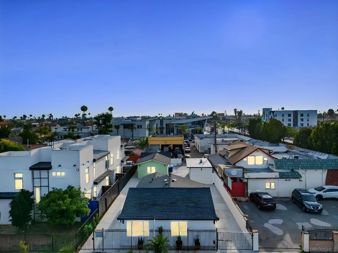 San Diego, California, United States 2 - 18125339