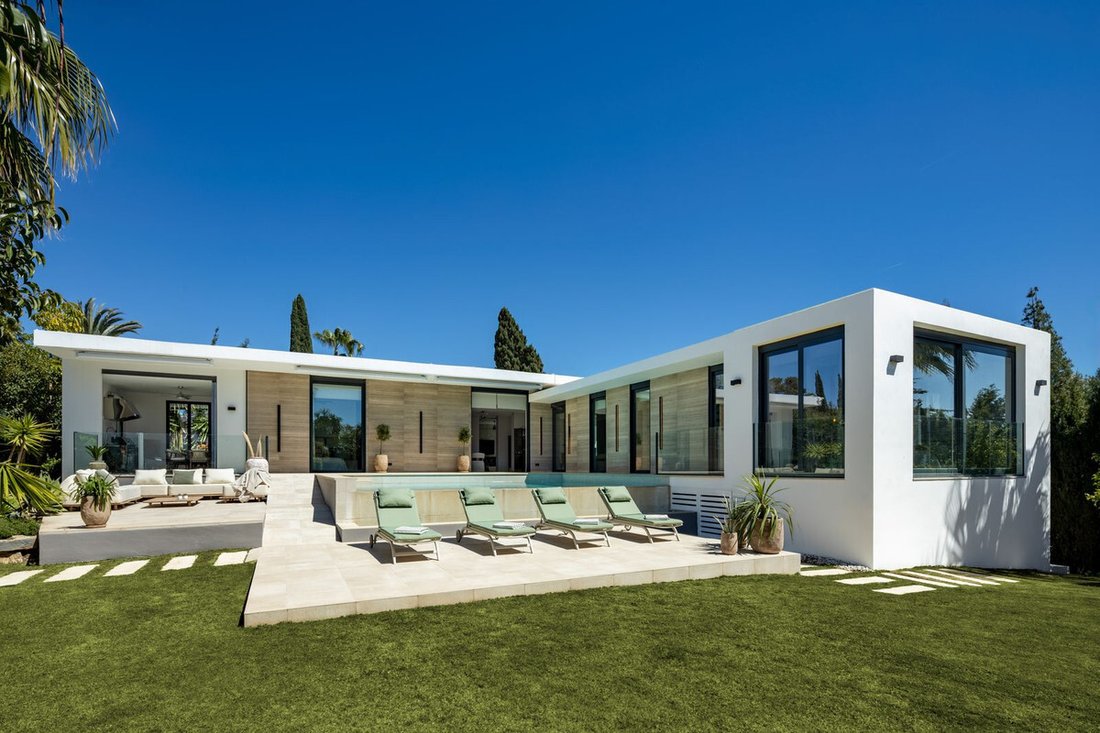 Villa in Nueva Andalucia, Marbella, Spain 1 - 18125348