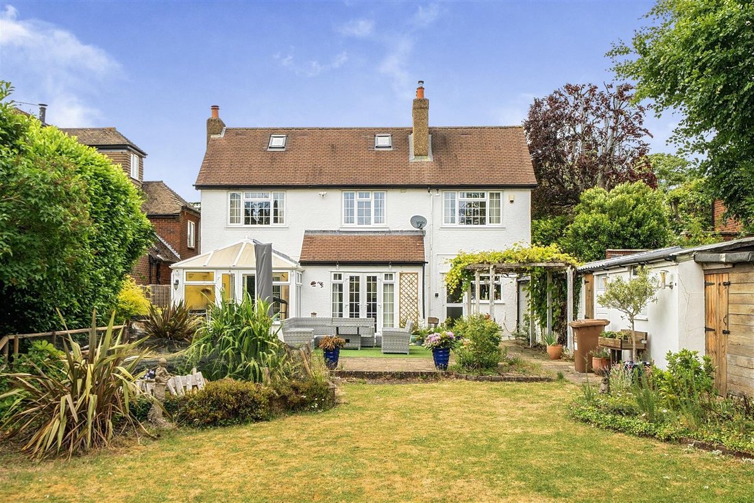 House in Nork, Reigate and Banstead, England 4 - 18125142