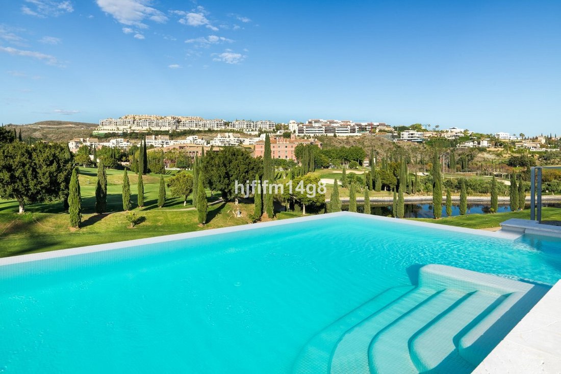 Villa in Estepona, Andalusia, Spain 2 - 18125464