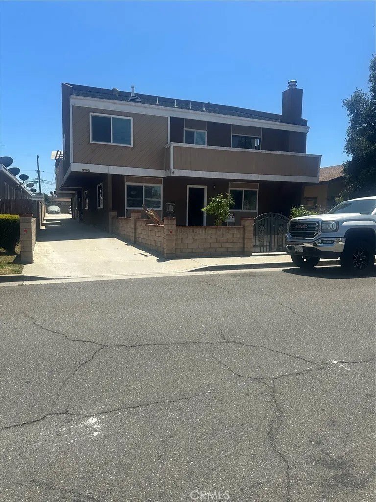 Huntington Beach, California, United States 1 - 18125468