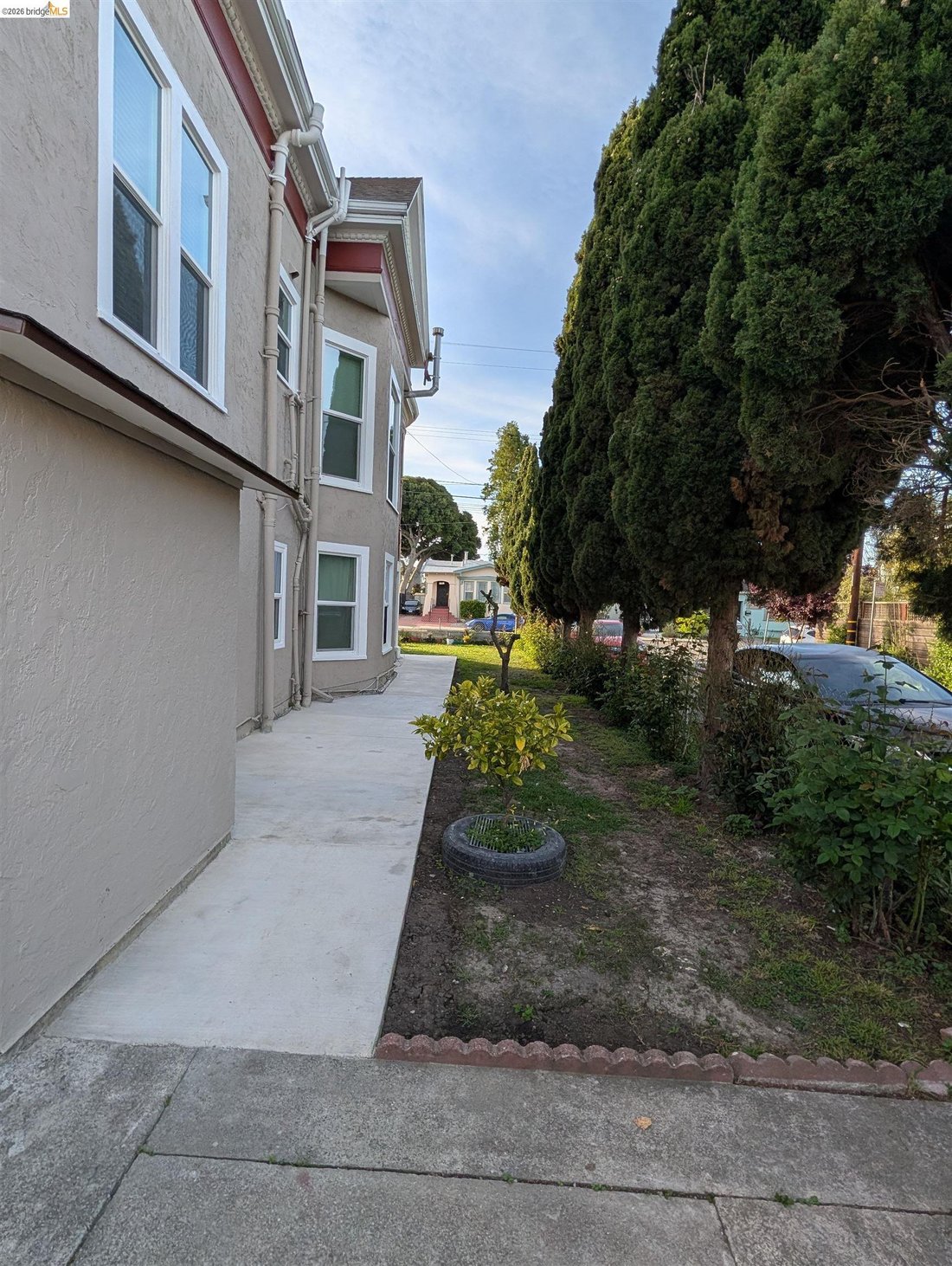 Oakland, California, United States 5 - 18124976