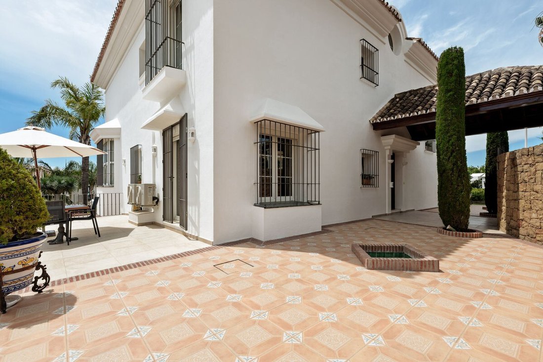 Villa in Marbella, Andalusia, Spain 5 - 18125444