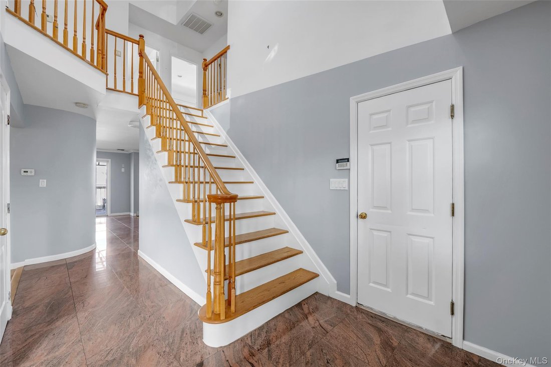 House in New Hyde Park, New York, United States 3 - 17924033