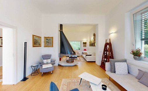 Villa in Center, Varese, Lombardy 1