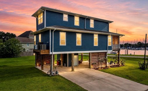 House in Clear Lake Shores, Texas, United States 1